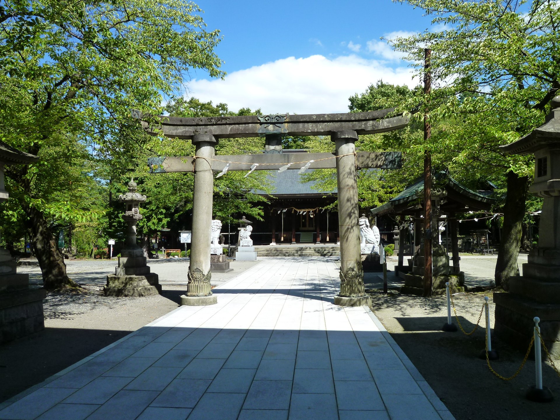 鳥海月山両所宮