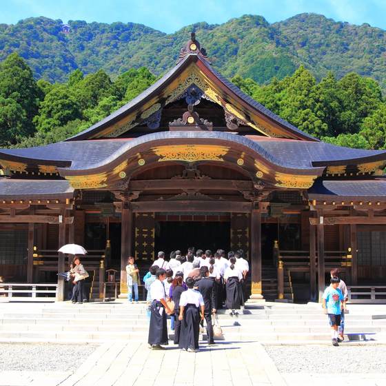 彌彦神社